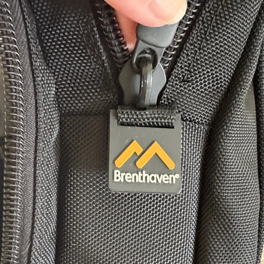 Brenthaven  Black Travel Briefcase with Padded Shoulder Strap